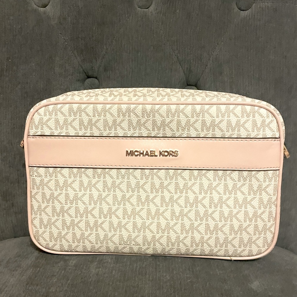 Michael kors kenley crossbody
